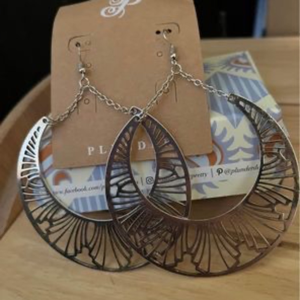 PLUNDER DESIGN Keke Style Large Hoop Earrings